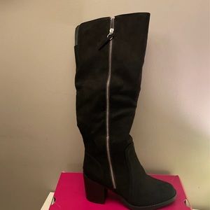 BRAND NEW stylish fall/winter boots!